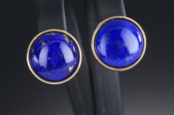 Currado Barbara Gioielli Milano. Et par lapis lazuli ørestikker af 18 kt. guld (2)