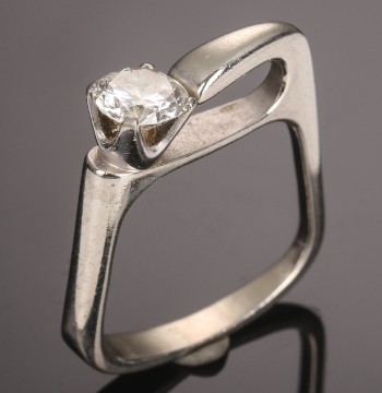 Henning Oddershede. Diamant ring af 14 kt. hvidguld, ca. 1.10 ct.