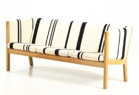 Hans J. Wegner . Tre pers. sofa model GE-285 i egetræ