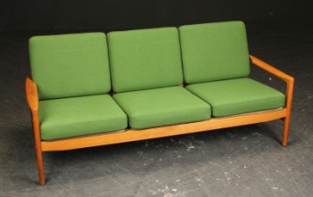 Hans Olsen. Tre-pers sofa af eg, model 563/3