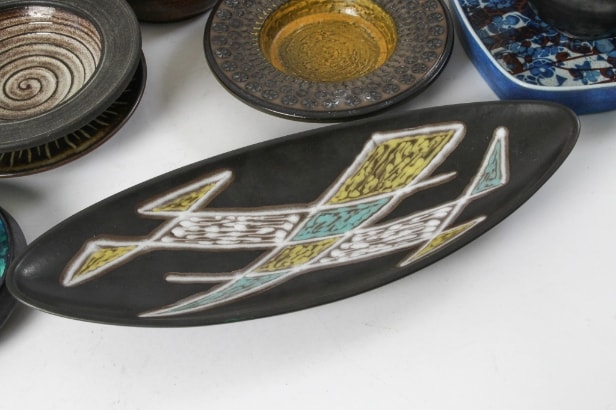 Large collection primarily Danish ceramics including Gerd Bøgelund (24)