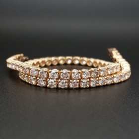 Elegant brillantarmbånd i 14kt. pink-guld, prydet med talrige brillantslebne diamanter i alt ca. 5,00 ct.