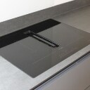 Nolte Küchen. Komplet køkken med køkkenø, bordplade i skifer m/ underlimet vask, samt fuld Bosch hvidevarepakke.