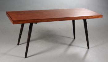 Ubekendt møbeldesign. Skrivebord med to smalle skuffer, L. 180 cm