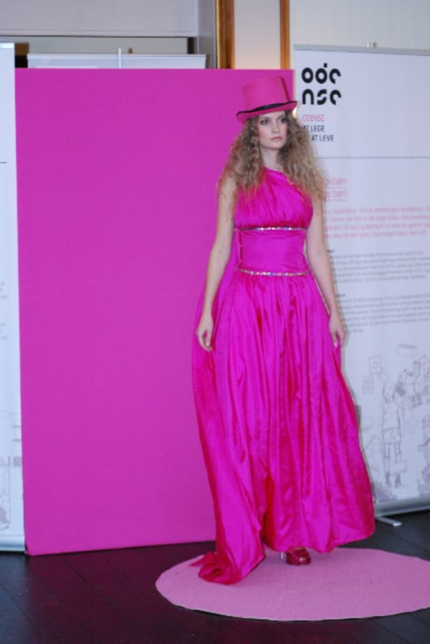 John Frantsen Couture, gallakjole, silke og rhinsten, pink