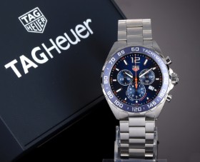 TAG Heuer 'Formula 1'. Men's chronograph in steel with blue dial - box + certificate. approx. 2021/22