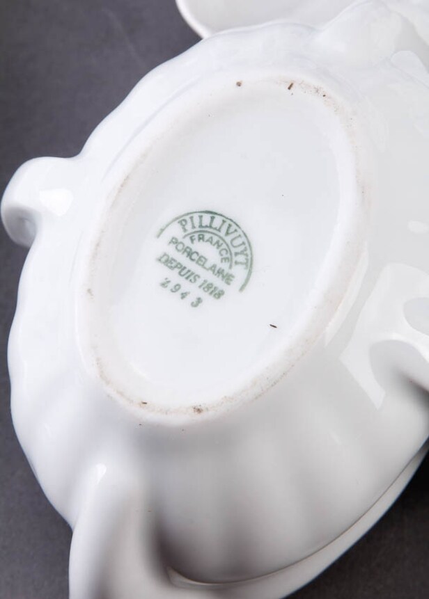 Pillivuyt. Stel af porcelæn (57)