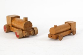 Kay Bojesen. 2 locomotives made of beech wood (2)