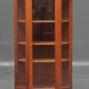 Hjørne vitrineskab af teak