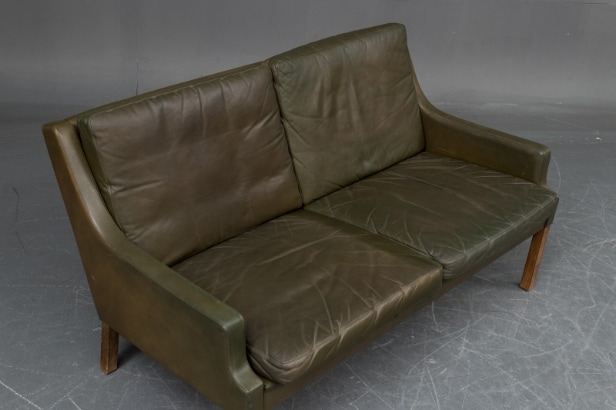 Georg Thams / Vejen Polstermøbelfabrik : To pers sofa og lænestol (2)