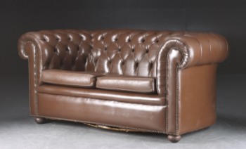 To-pers. sofa i Chesterfield stil