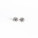 To uindfattede laboratorieskabte brillantslebne diamanter, a 0.53 ct.. (2)