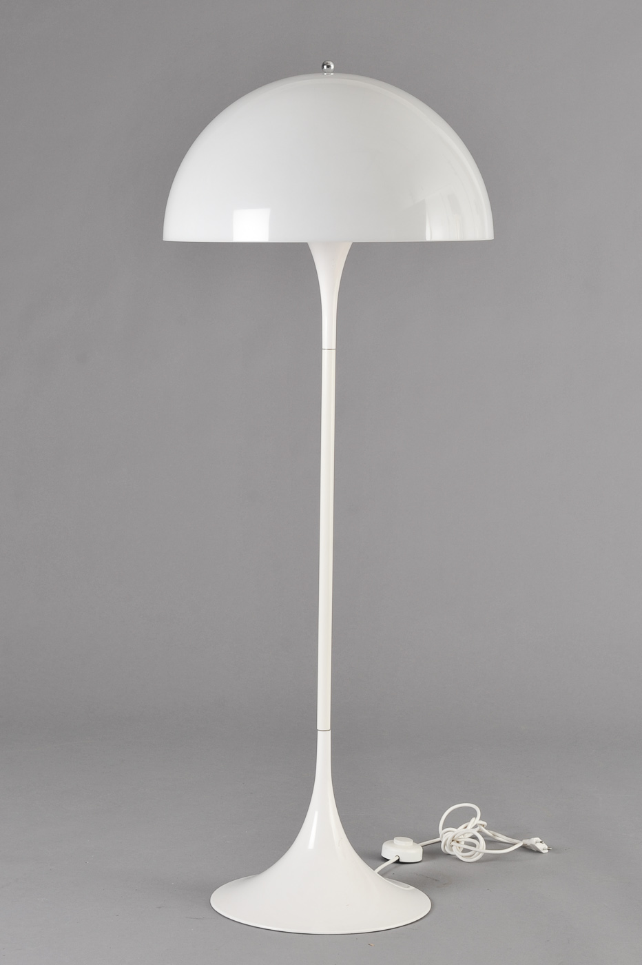 Verner Panton. Panthella Standerlampe | Lauritz.com