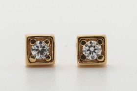 Par solitaire brillantørestikker, ca. 0.10 ct. 14 kt. guld