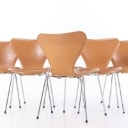 Arne Jacobsen. A set of six chairs 'Seven', model 3107, cognac-coloured (6)