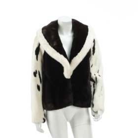 7076 - Out for Kopenhagen Fur. Short mink jacket size 38/40