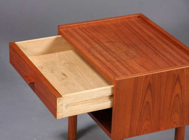 Hans J. Wegner. Sengebord af teak