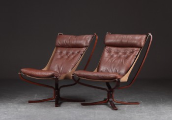 Sigurd Resell for Vatne Møbler. Et par lænestole af bøg / læder, model Falcon (2)