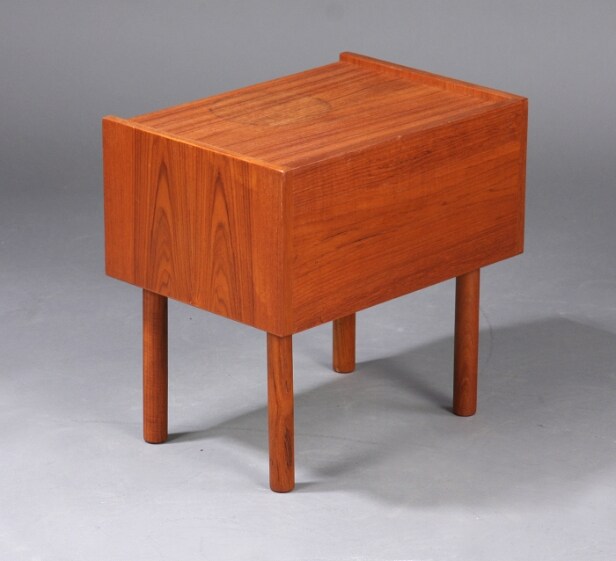 Hans J. Wegner. Sengebord af teak