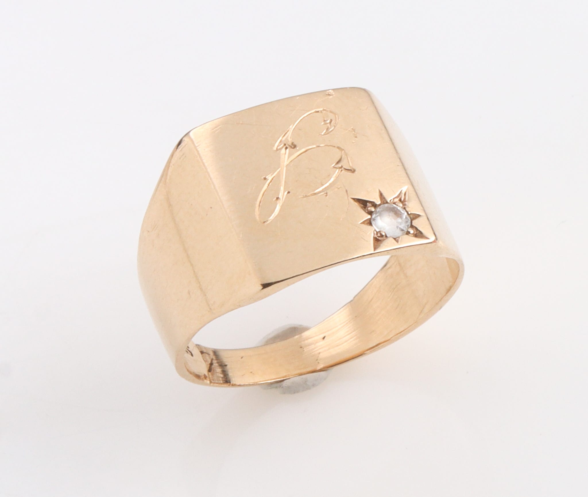 Rensch Nielsen. Vintage rings of 14 kt. gold with white sapphire