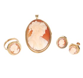 Swedish cameo jewelry set of 18 kt. gold, 22.7 g. (4)