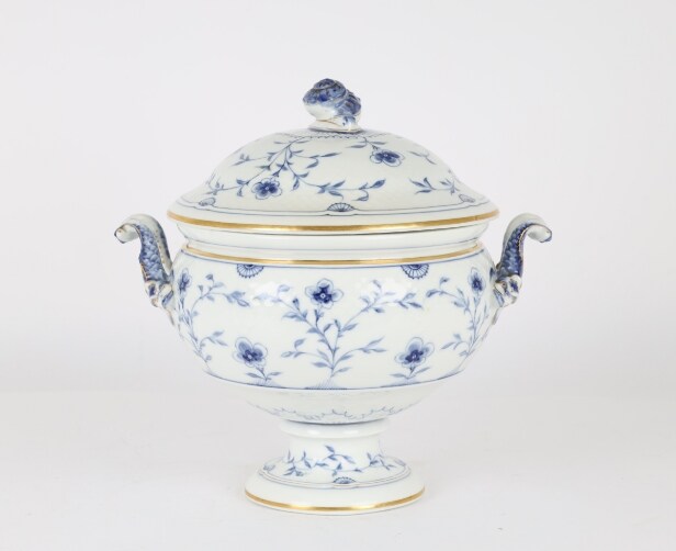 Bing & Grondahl: 'Butterfly' porcelain tureen, circa 1898-1902