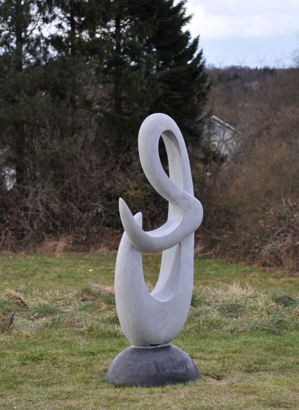 Ru Long: Skulptur af upoleret sort marmor Denne vare er sat til omsalg under nyt varenummer 2917077