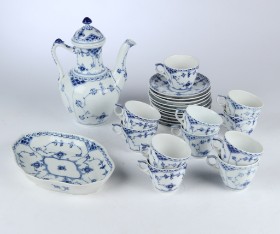 Royal Copenhagen, 'Musselmalet, halvblonde', kaffestel af porcelæn (24)