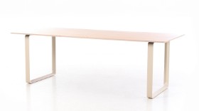 15548 - The 70/70 Taf studio Table for Muuto. Spisebord - Eg