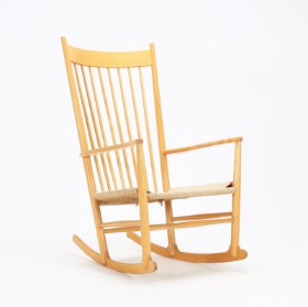 Hans J. Wegner (1914 - 2007) for FDB: J16 gyngestol af lakeret bøgetræ