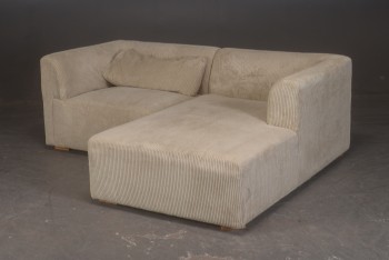 To pers. sofa med chaiselong model Karl. (2)
