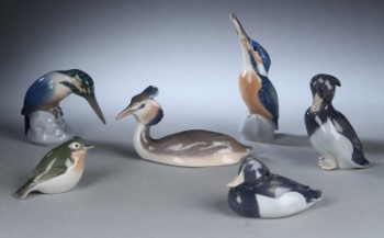 Royal Copenhagen og Bing & Grøndahl. En samling fuglefigurer af porcelæn (6)