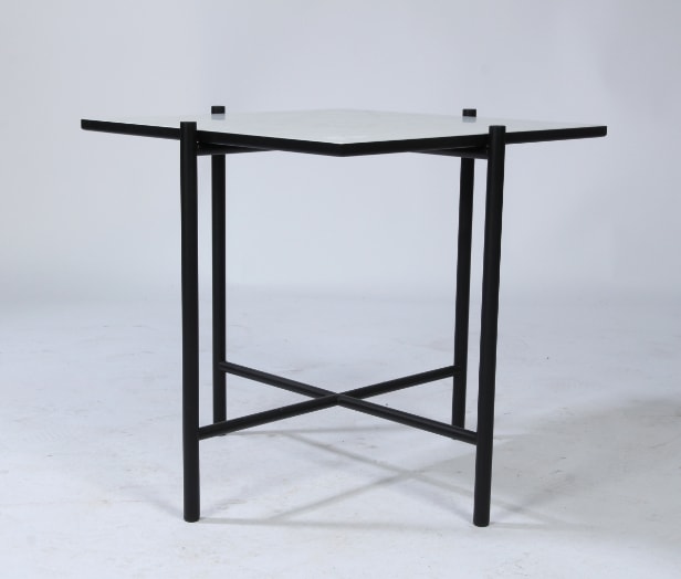 189. Emil Thorup for Handvärk. Sidebord i stål og hvid marmor