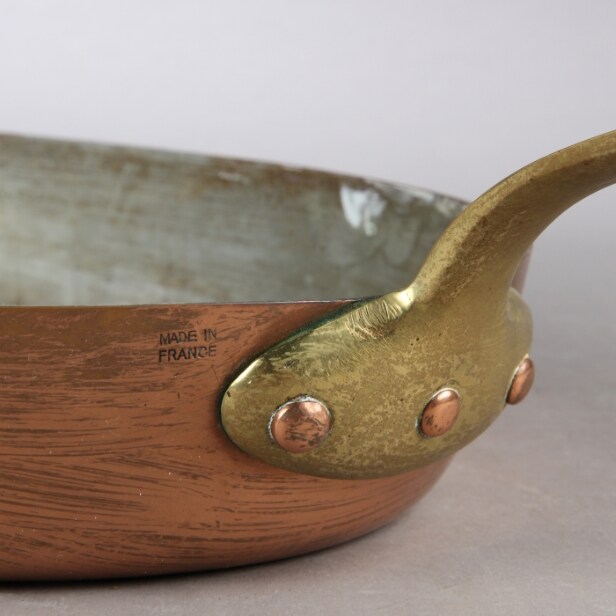 Henning Koppel for Georg Jensen m.fl. En samling pander/gryder af kobber (5)