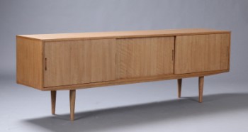 Ubekendt møbelproducent. Skænk, L. 220 cm, egetræ