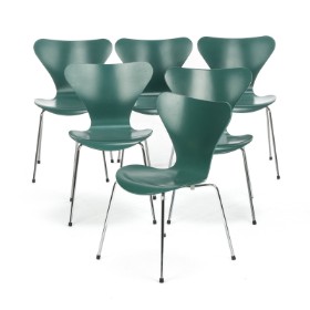 K-3018 - 012 - Arne Jacobsen. Six 'Seven' chairs, model 3107 (6)