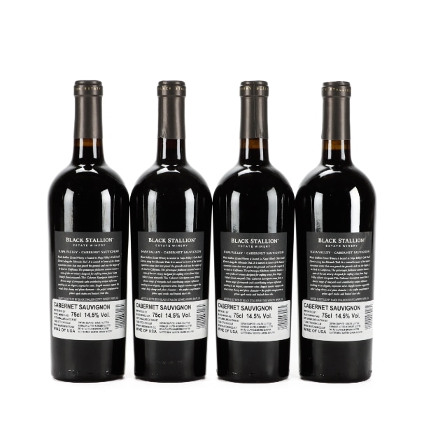 4 fl. Black Stallion, Napa Valley 2015 (4)