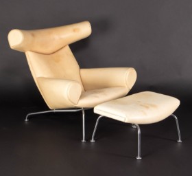 Hans J. Wegner. Ox chair / Oksen. Lænestol samt skammel (2)