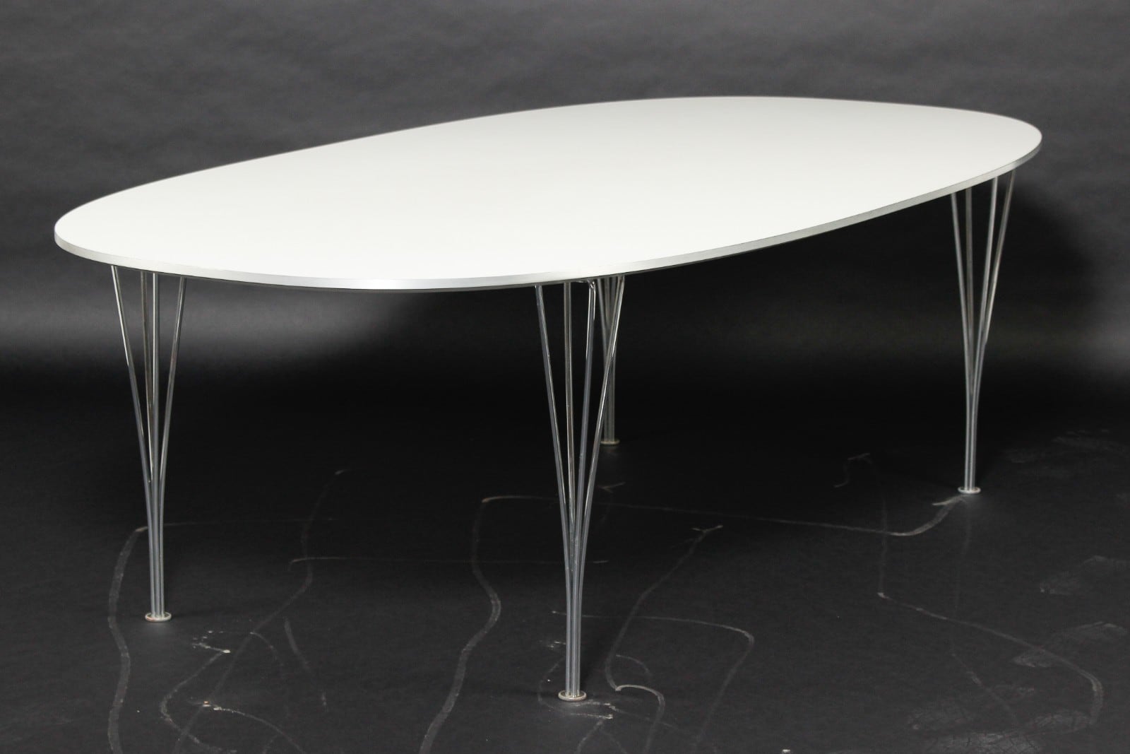 Piet Hein & Bruno Mathsson. Super Ellipse Spisebord, 300 Cm. | Lauritz.com