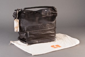 Orange taske af sort skind - Lauritz.com