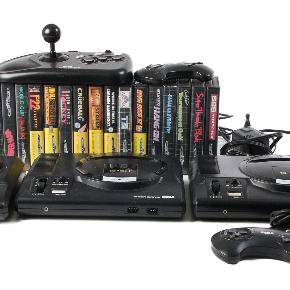 Collection of vintage Sega game consoles and games (23) | Lauritz.com