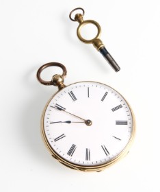 Women's pocket watch 'Cylindre Huit' of 18 kt. gold with key.