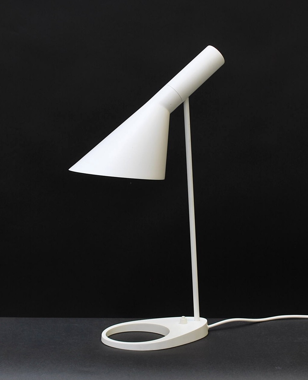 Slutpris For Arne Jacobsen Tischleuchte Tischlampe