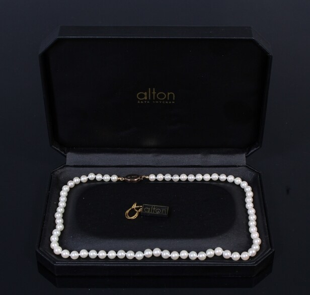 Pärlcollier, Akoya pärlor, Alton, 18k guld