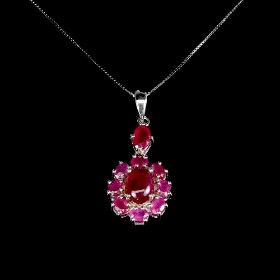 Ruby necklace in rhodium-plated Sterling silver with rubies.