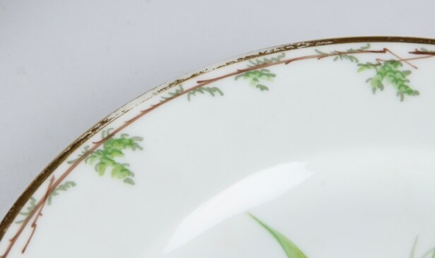 Royal Copenhagen. 'Butterfly' plates and bowl on foot, 19th century (7)