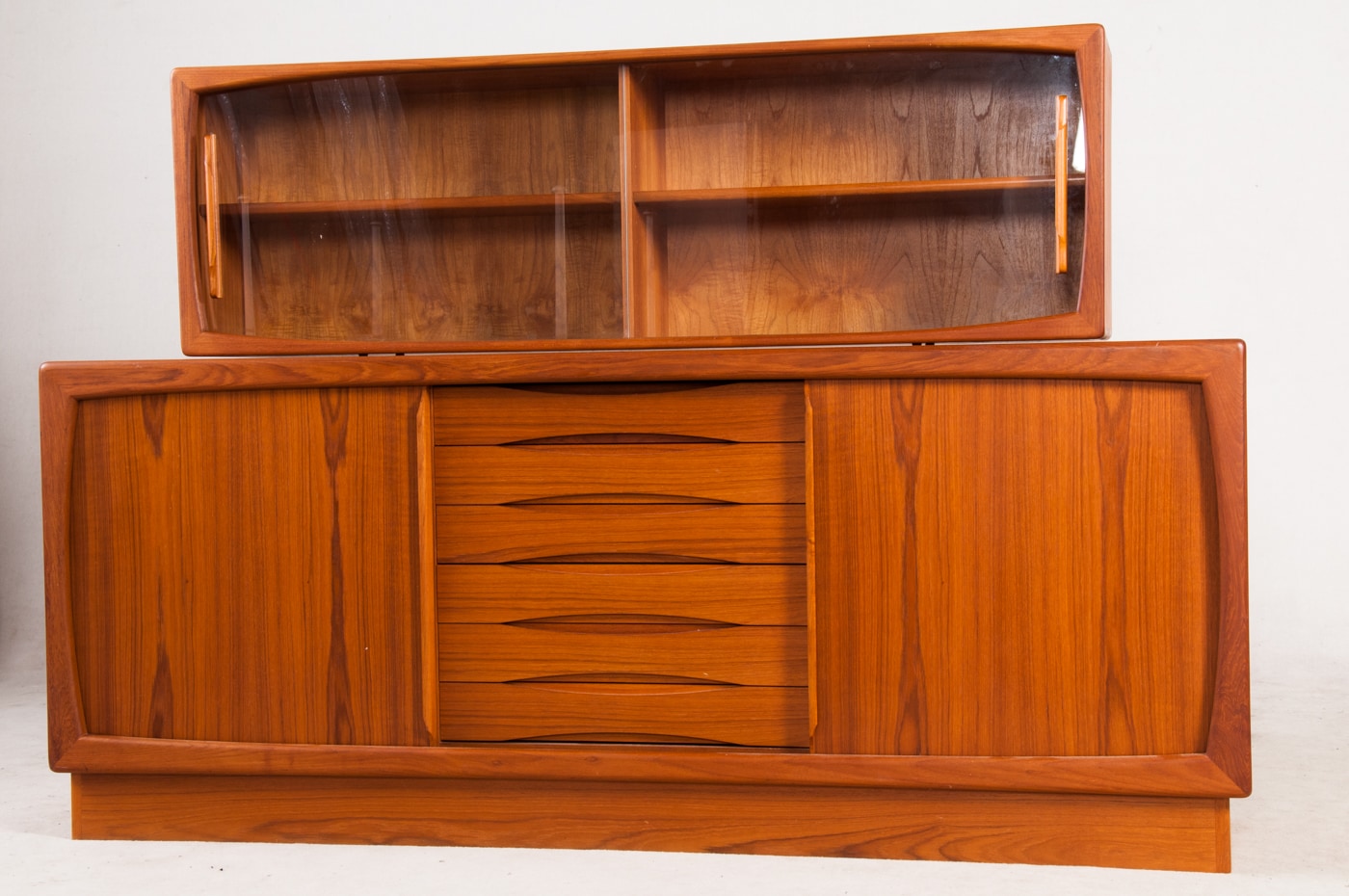 Sideboard Anrichte Schrank Mit Vitrine In Teak Wohl Von Dyrlund 2 Lauritz Com