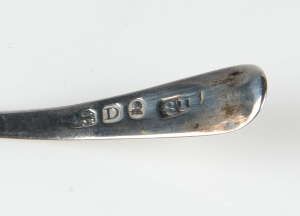 Engelsk George III sennepskrukke af sterlingsølv, anno 1805