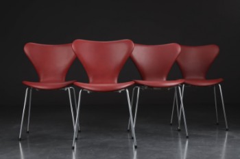 Arne Jacobsen. Fire syverstole model 3107, Indian Red anilinlæder, sædehøjde 46,5 cm (4)
