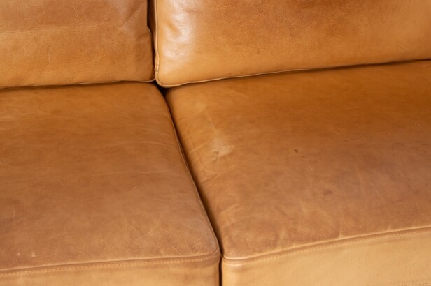 Mogens Hansen. Tre- og to personers sofaer (2)